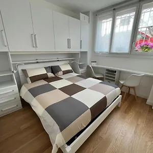 https://the-small-white-house-in-milan.it-lombardy.com